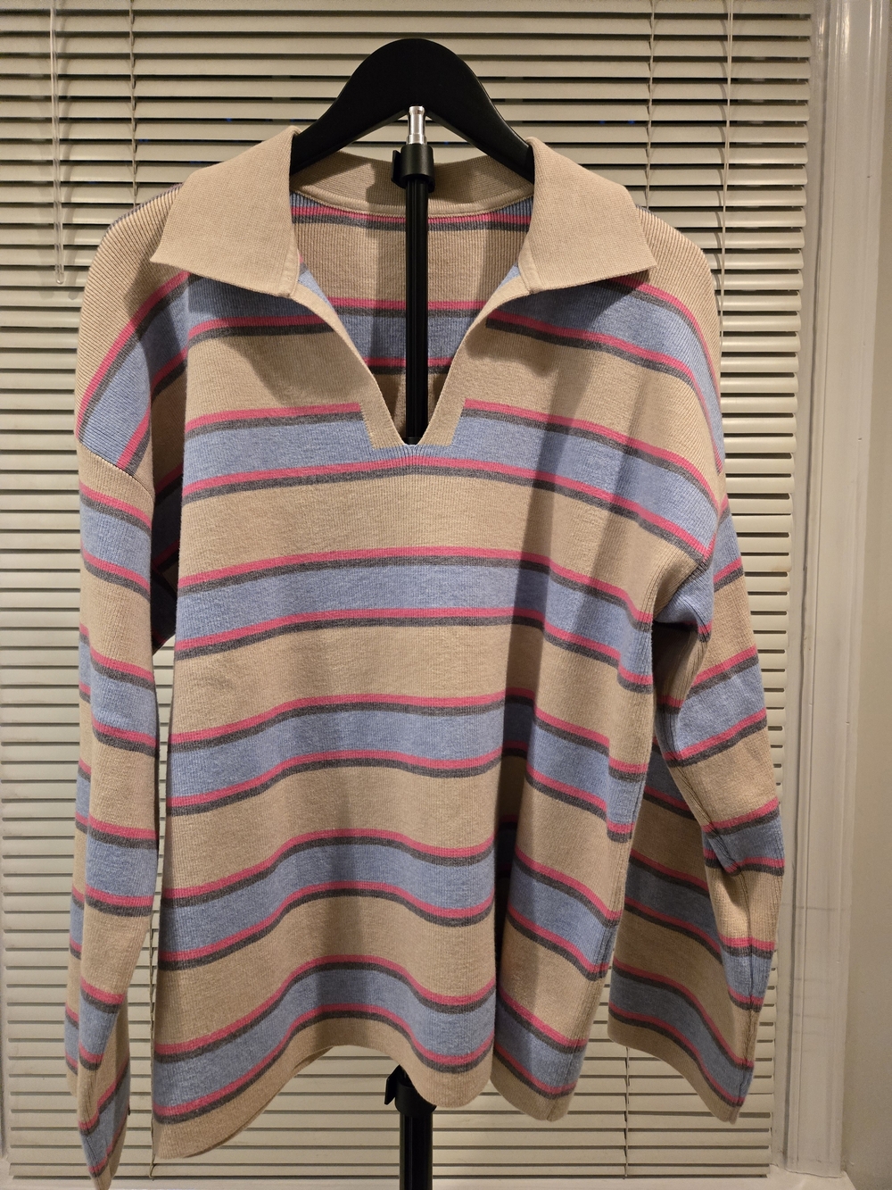Ladies V Neck Heavy Weight Sweater Size L